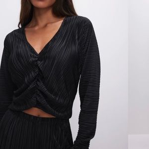 Missguided Black Plisse Ruched Front V Neck Top